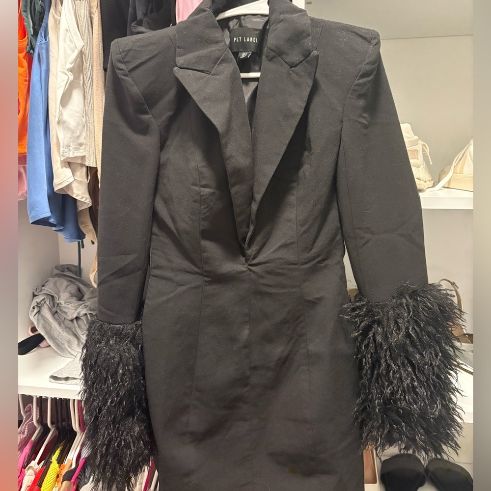 PrettyLittleThing Black Long Sleeve Dress - Picture 4 of 6